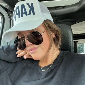 Meet your Posher, Meri